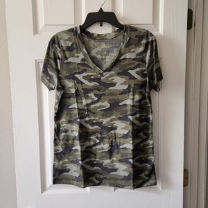 Arizona Camo V-neck T-shirt Size Large